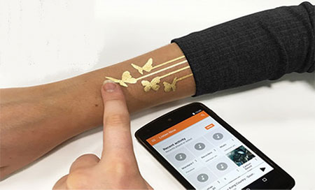 Tatuaje temporal que puede controlar tu móvil